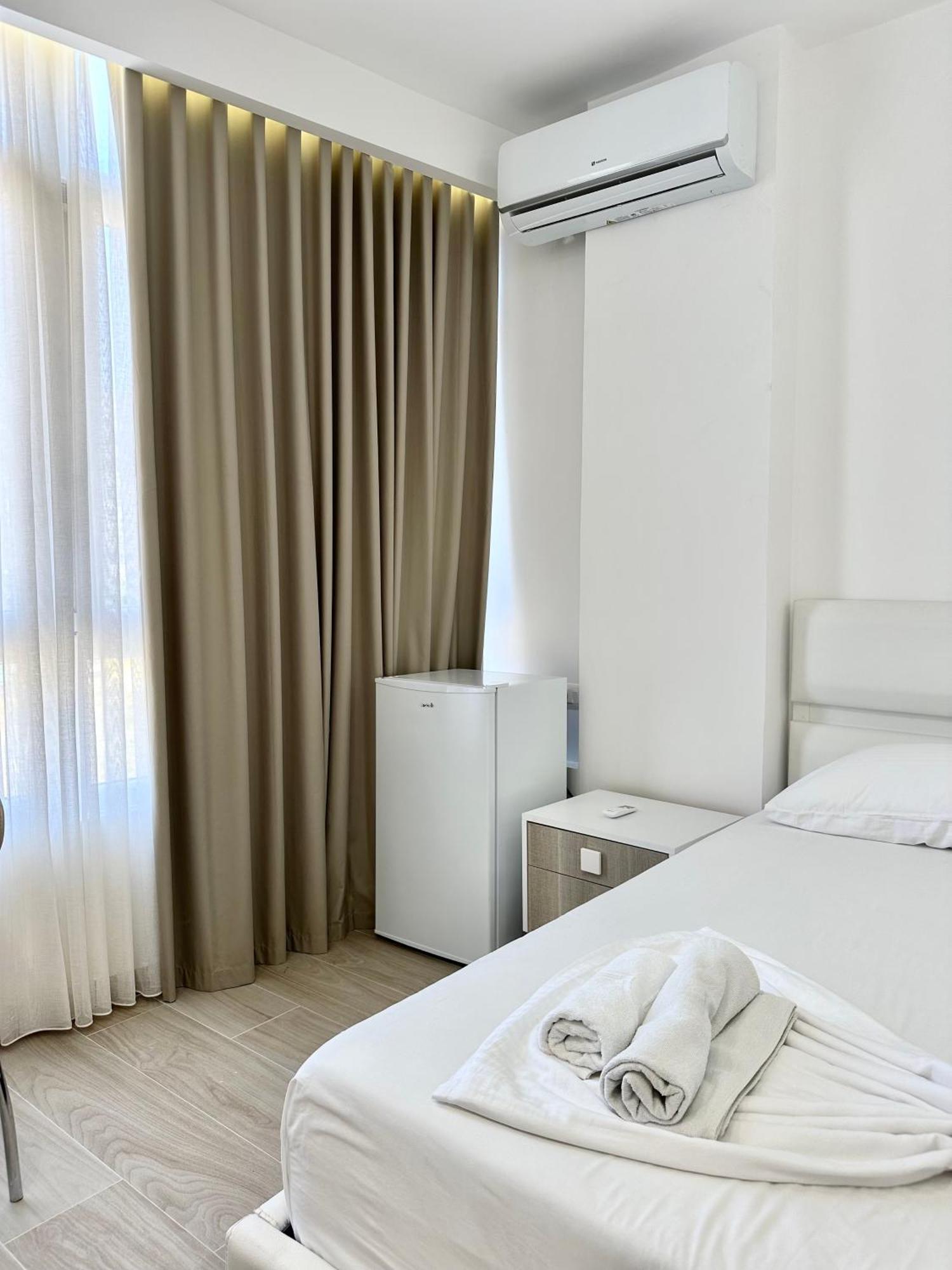 Al Mare Rooms Saranda Kültér fotó